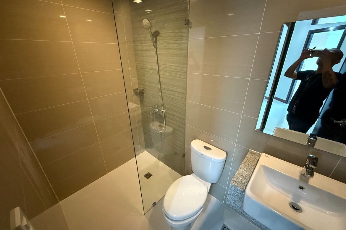 2 Bedroom Condo for Sale in Uptown Parksuites, BGC, Taguig – photo 9