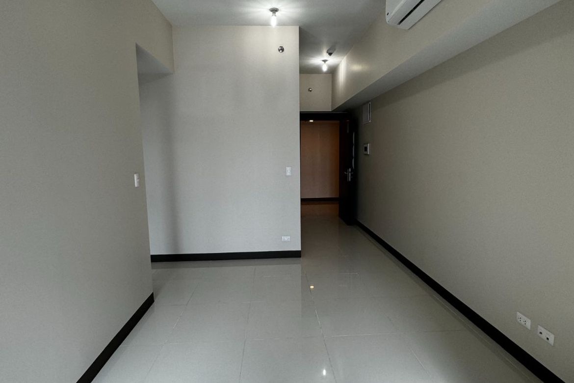 2 Bedroom Condo for Sale in Uptown Parksuites, BGC, Taguig – photo 2