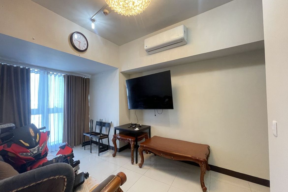2 Bedroom Condo for Sale in Uptown Parksuites, BGC, Taguig, Metro Manila