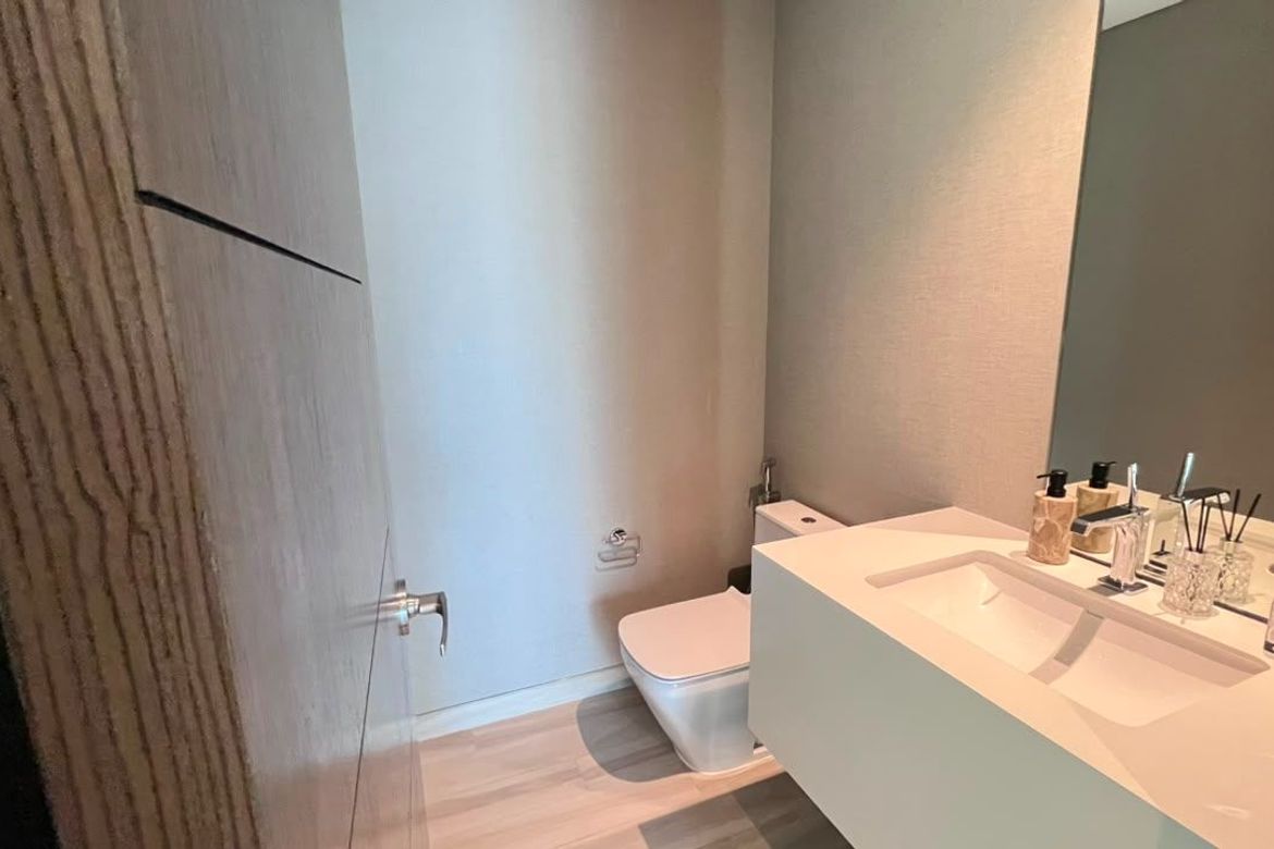 2 Bedroom Condo for Sale in Urdaneta, Makati, Metro Manila near MRT-3 Buendia – photo 7