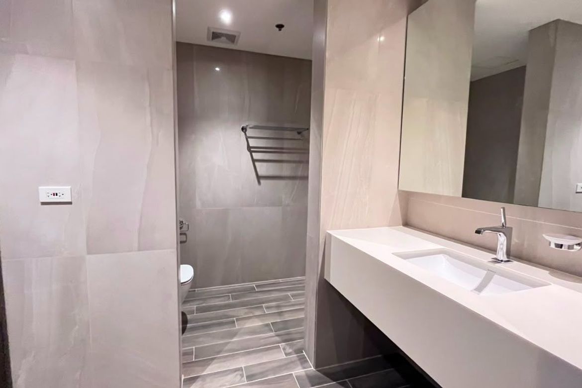 2 Bedroom Condo for Sale in Urdaneta, Makati, Metro Manila near MRT-3 Buendia – photo 8