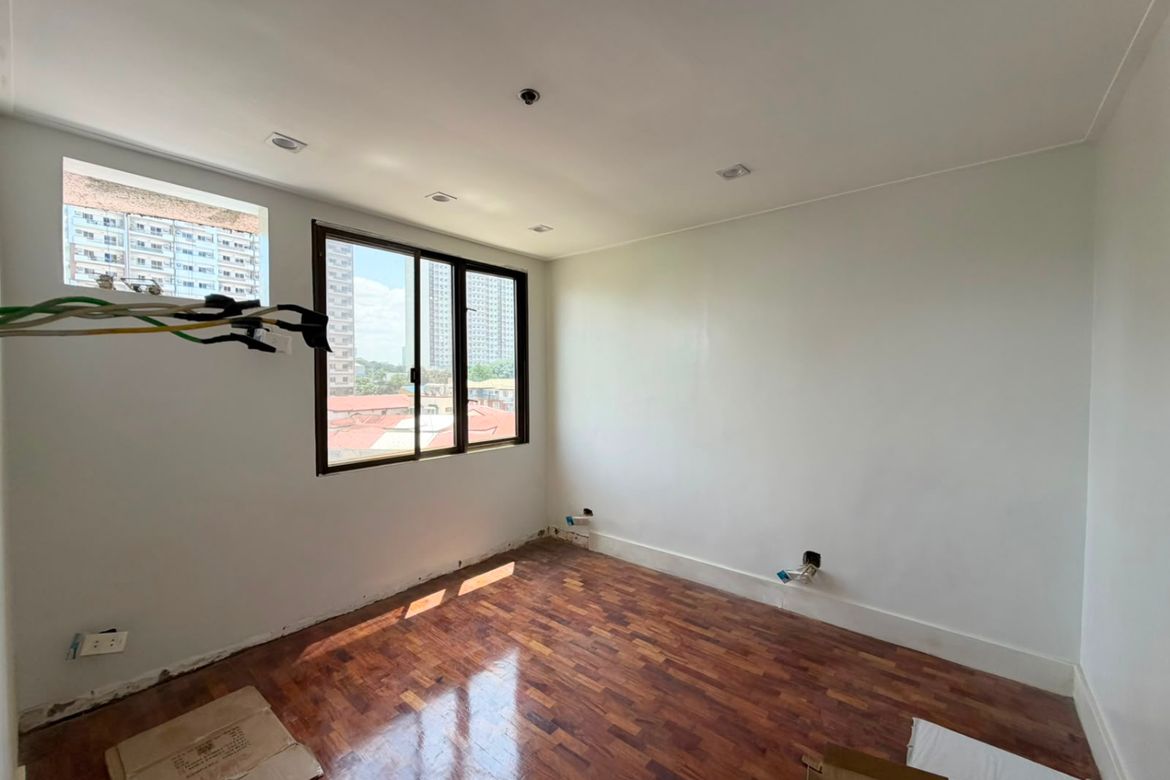 2 Bedroom Condo for Sale in Valencia, Quezon City, Metro Manila near LRT-2 Gilmore – photo 5