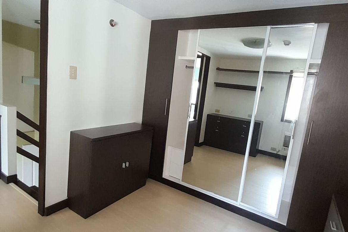 2 Bedroom Condo for Sale in Valencia, Quezon City, Metro Manila near LRT-2 Gilmore – photo 6
