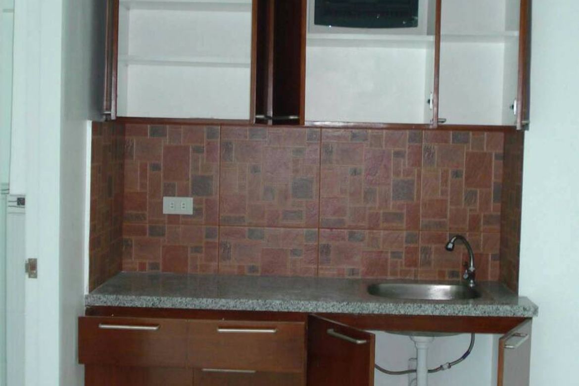 2 Bedroom Condo for Sale in Victoria de Manila, Malate, Manila, Metro Manila near LRT-1 Pedro Gil
