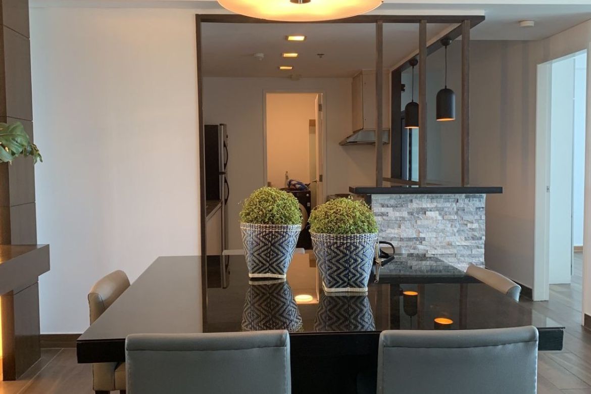 2 Bedroom Condo for Sale in Wack-Wack Greenhills, Mandaluyong, Metro Manila near MRT-3 Shaw Boulevard