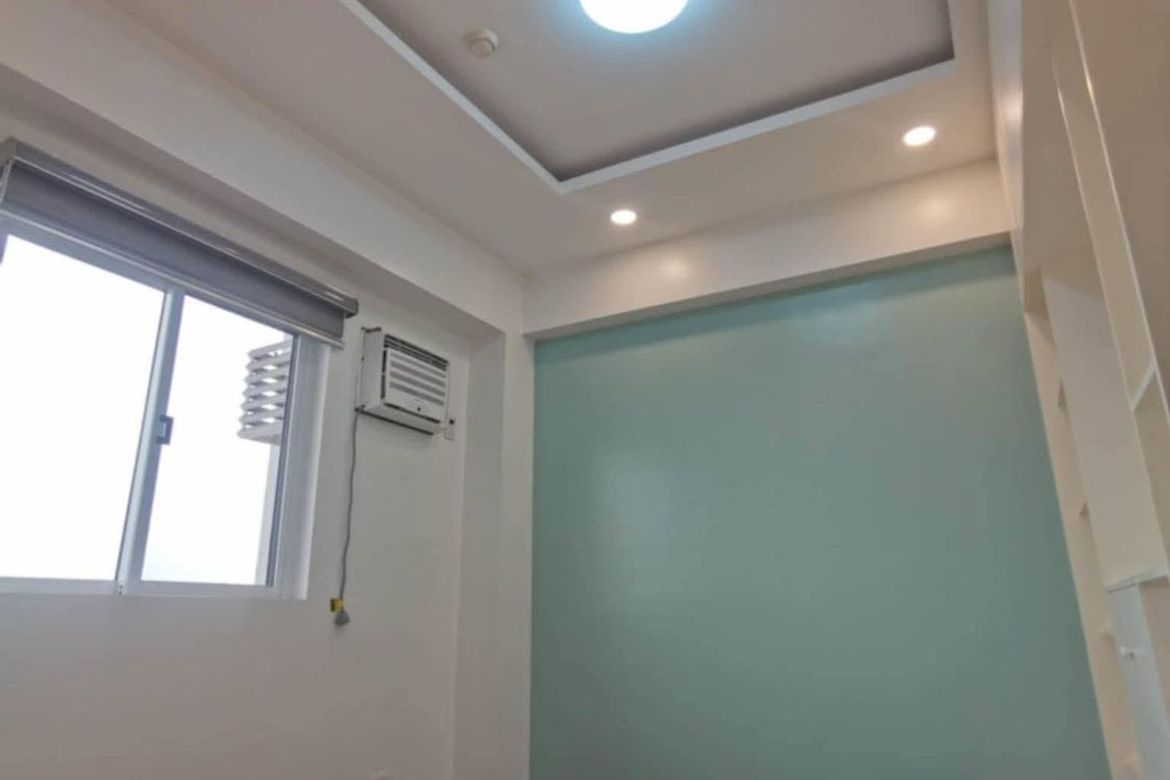 2 Bedroom Condo for Sale in Zinnia Towers, Katipunan, Quezon City, Metro Manila near LRT-1 Roosevelt – photo 2
