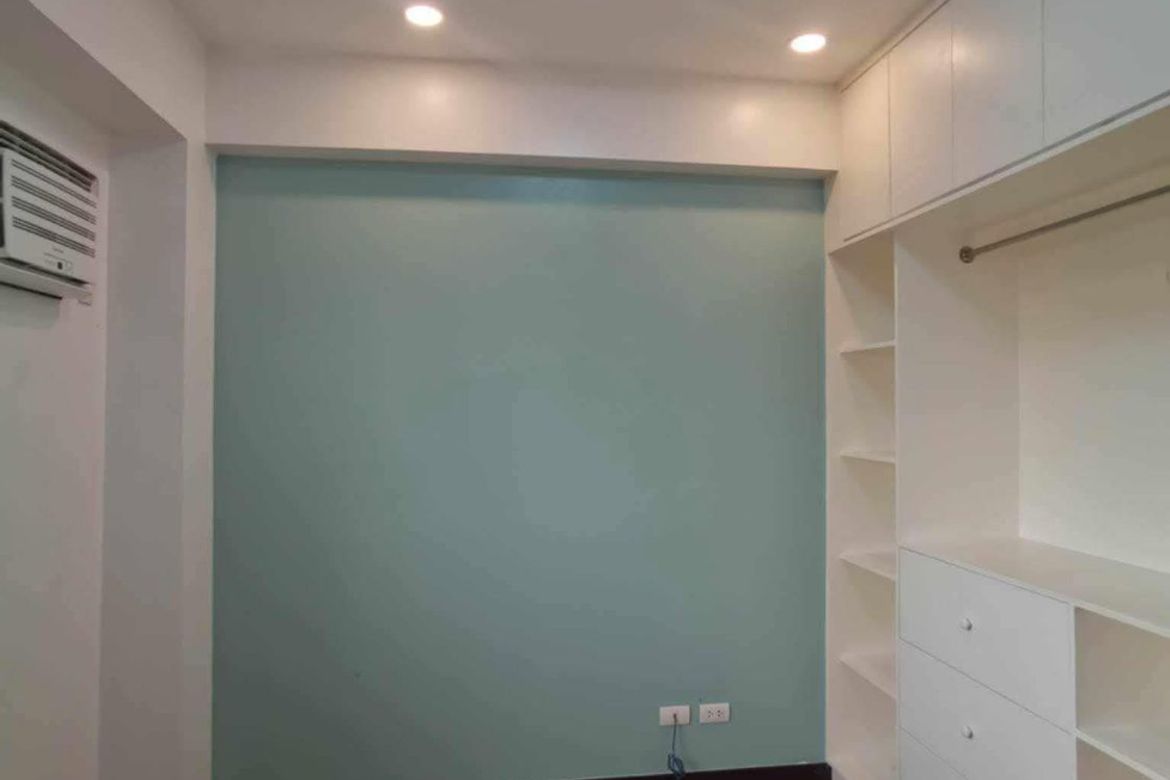 2 Bedroom Condo for Sale in Zinnia Towers, Katipunan, Quezon City, Metro Manila near LRT-1 Roosevelt – photo 3