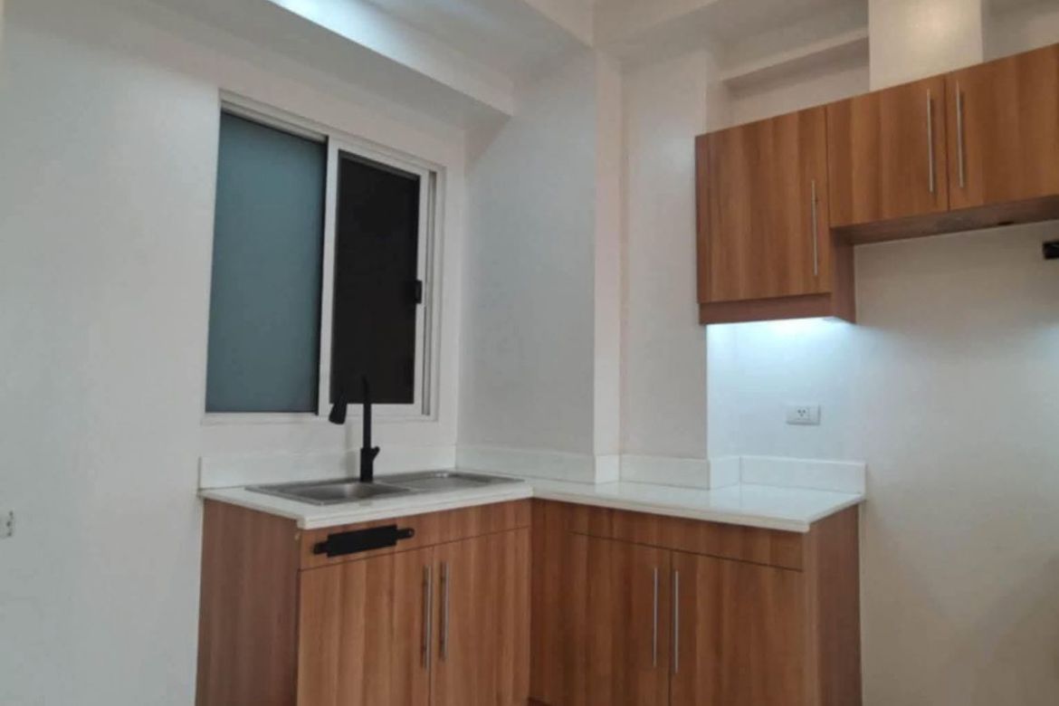 2 Bedroom Condo for Sale in Zinnia Towers, Katipunan, Quezon City, Metro Manila near LRT-1 Roosevelt – photo 5