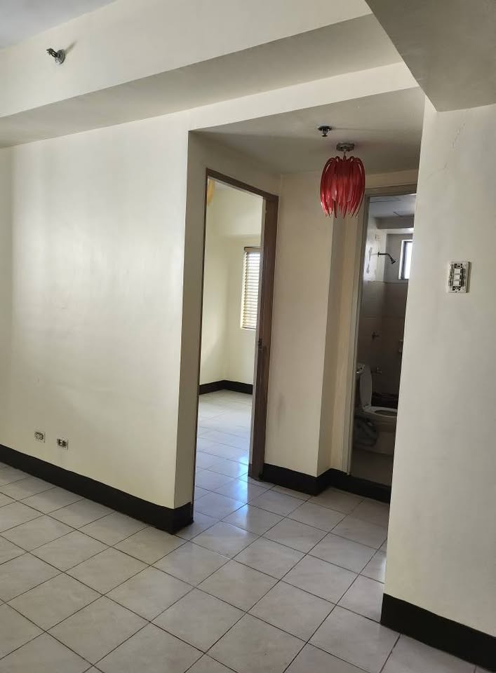 2-Bedroom Condo with Balcony for Sale at Makati Executive Tower 3 – photo 2