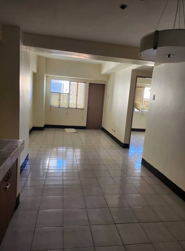2-Bedroom Condo with Balcony for Sale at Makati Executive Tower 3 – photo 5