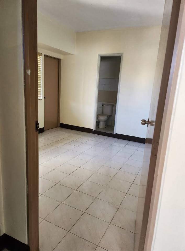 2-Bedroom Condo with Balcony for Sale at Makati Executive Tower 3 – photo 7