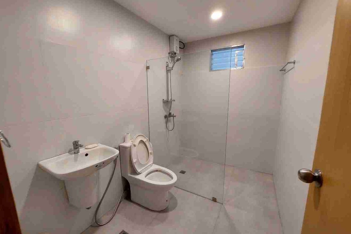 2 Bedroom House for Rent in Kapitolyo, Pasig, Metro Manila photo 6