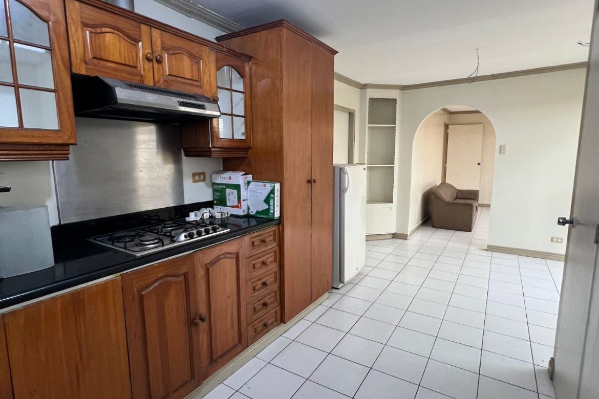 2 Bedroom House for Sale in Barangay 24, Pasay, Metro Manila near LRT-1 Gil Puyat – photo 3