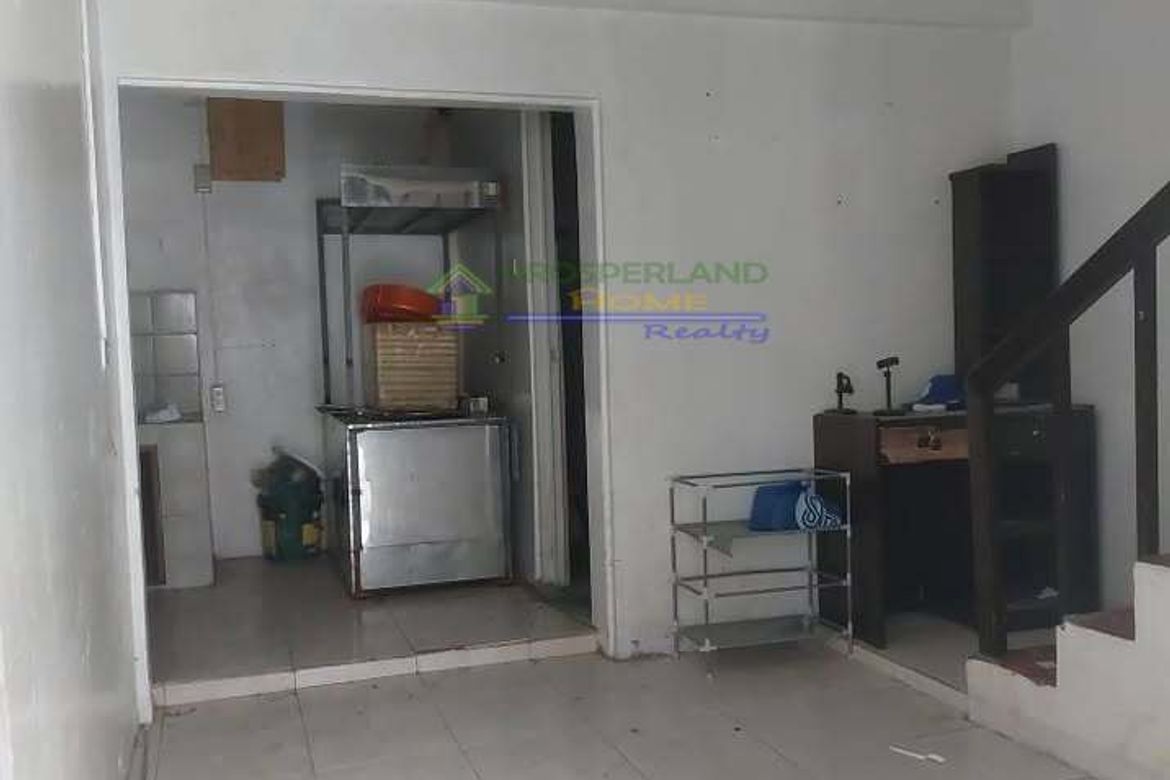 2 Bedroom House for Sale in Barangay 93, Caloocan, Metro Manila near LRT-1 Monumento – photo 4