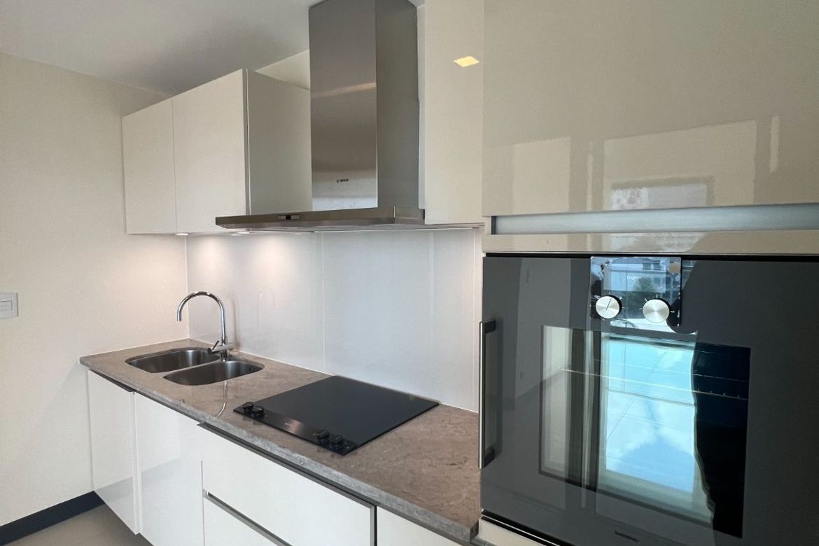 2 Bedroom House for Sale in BGC, Taguig, Metro Manila