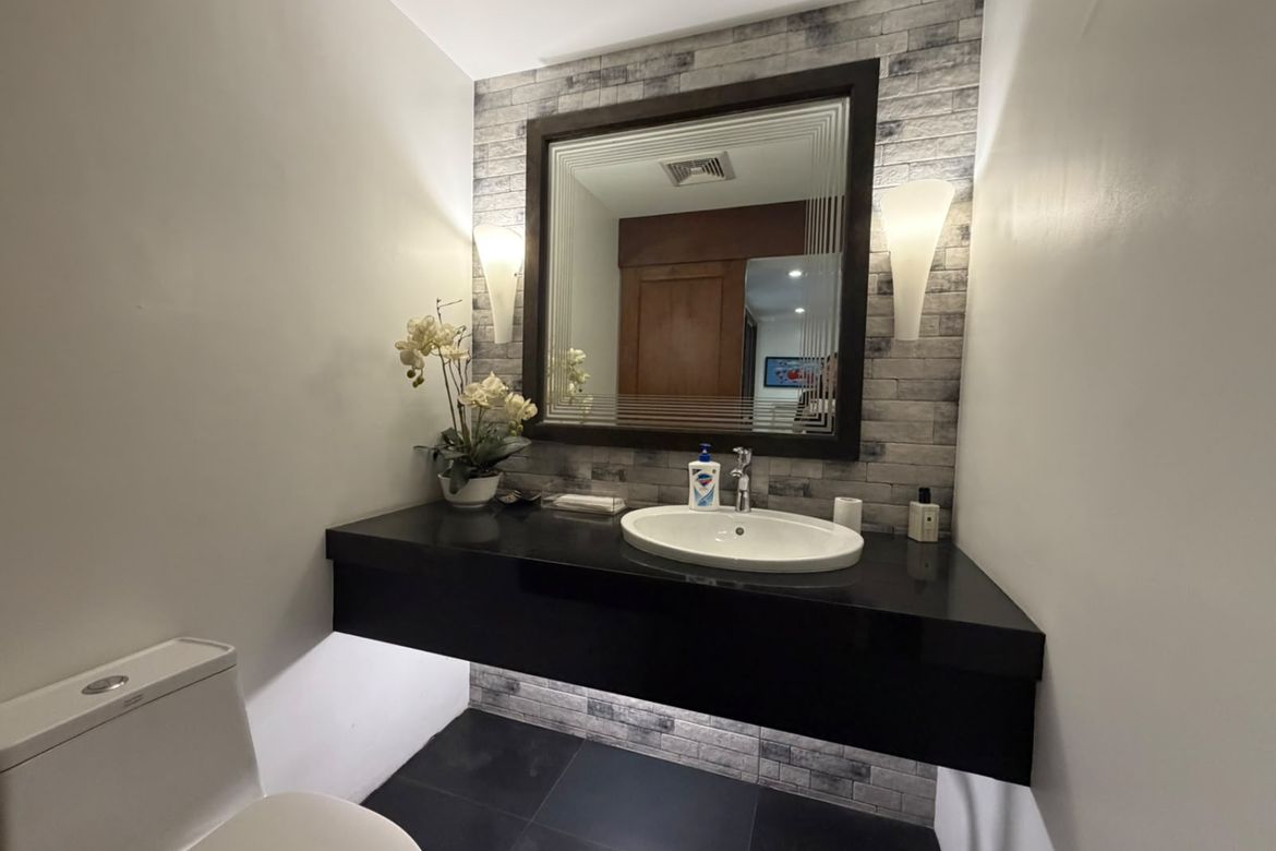 2 Bedroom House for Sale in Blue Ridge A, Quezon City, Metro Manila – photo 6