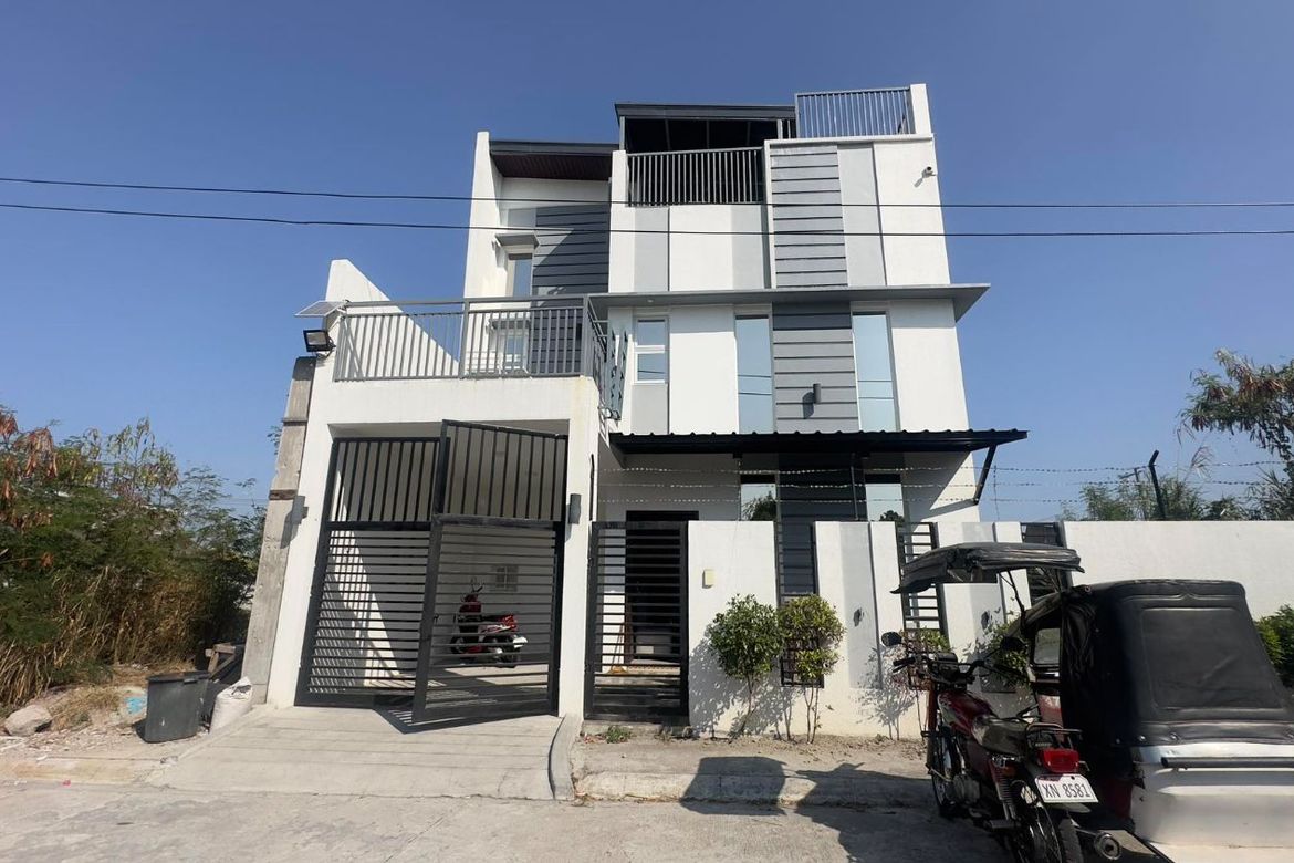 2 Bedroom House for Sale in Capaya, Angeles, Pampanga