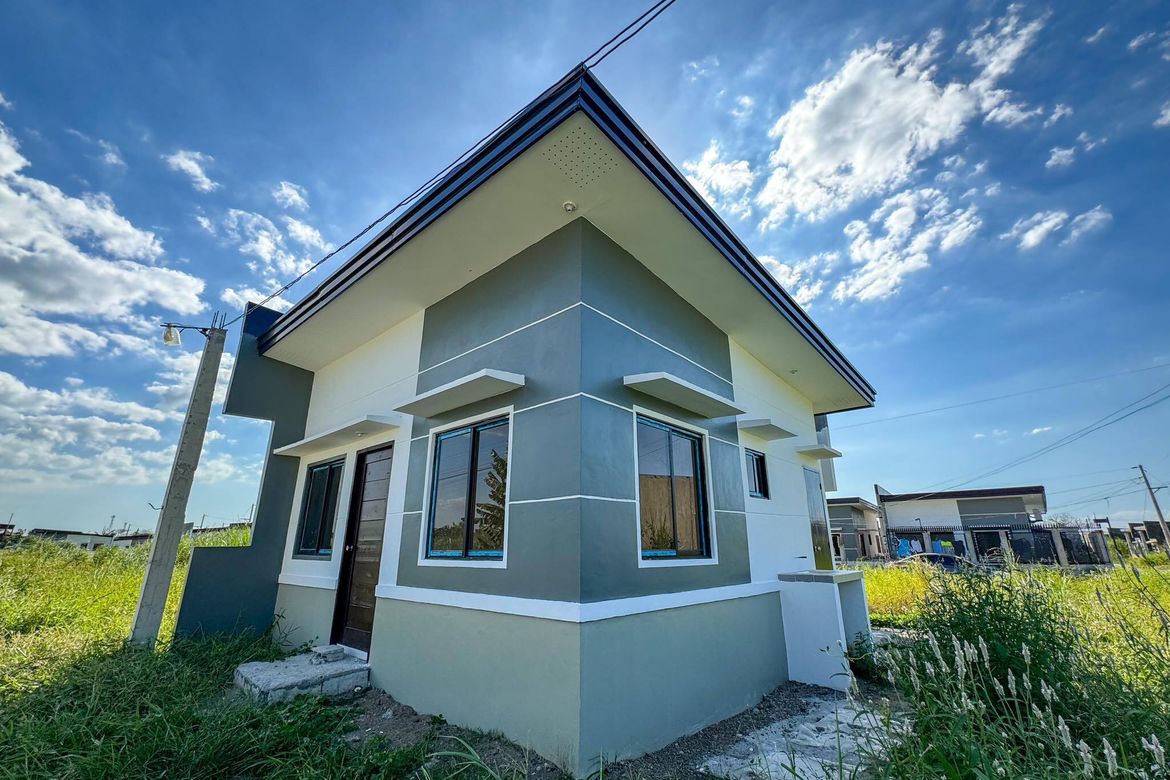 2 Bedroom House for Sale in Guinhalaran, Silay, Negros Occidental