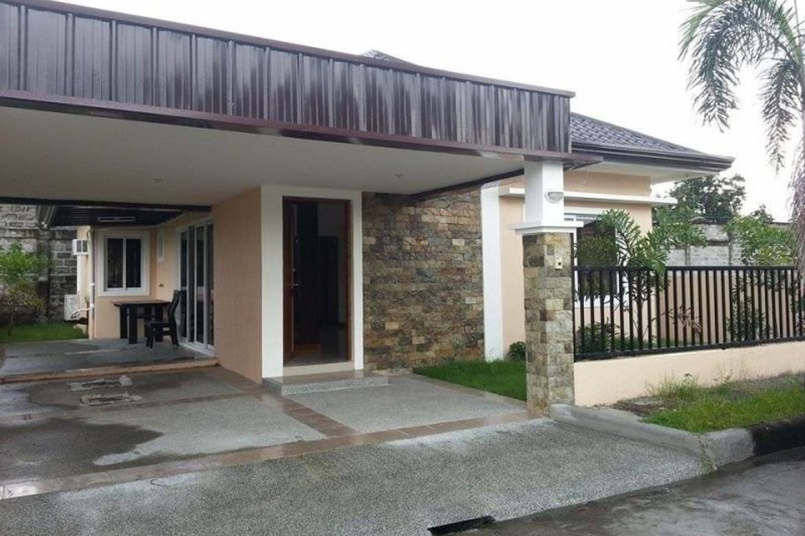 2 Bedroom House for Sale in Lourdes North West, Angeles, Pampanga