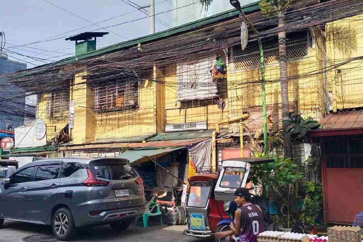2 Bedroom House for Sale in Manila, Metro Manila near LRT-2 Legarda
