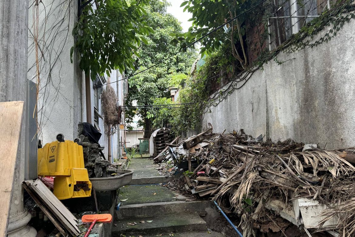 2 Bedroom House for Sale in Mariana, Quezon City, Metro Manila near LRT-2 Gilmore – photo 3