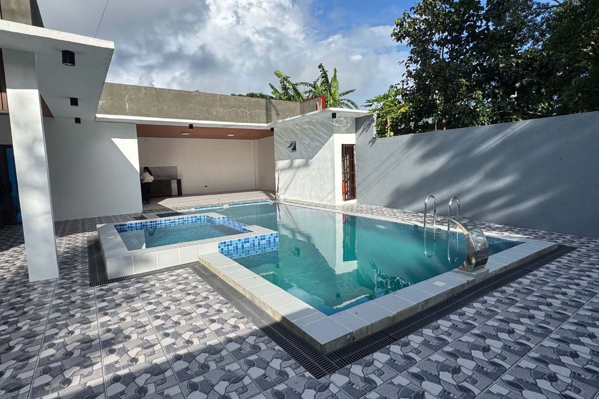2 Bedroom House for Sale in Neogan, Tagaytay, Cavite