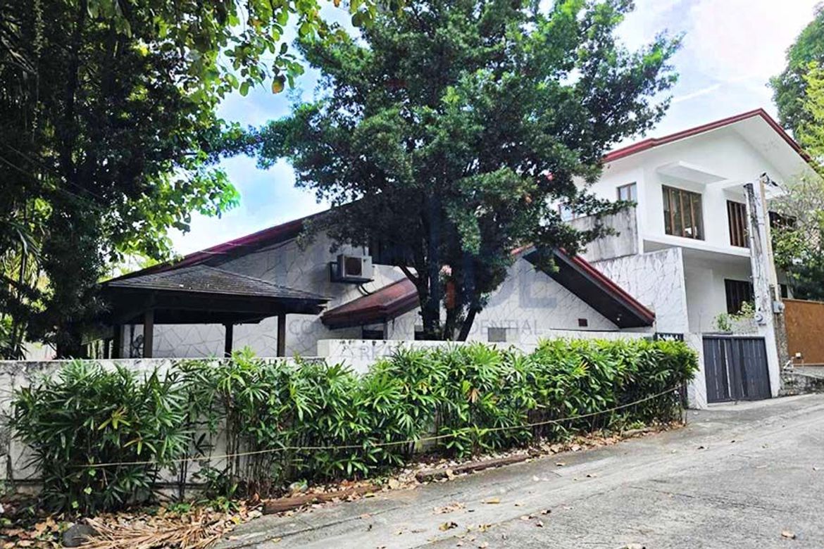 2 Bedroom House for Sale in New Alabang Village, Muntinlupa, Metro Manila