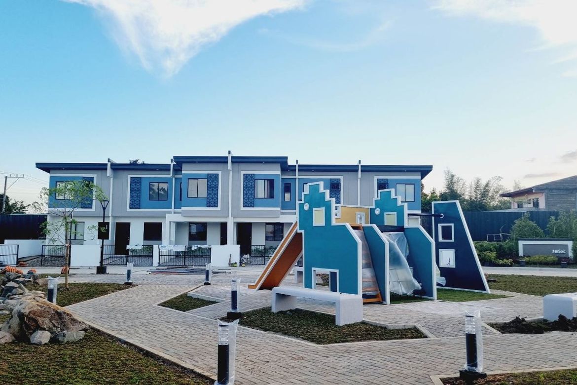 2 Bedroom House for Sale in PHirst Sights Bay, Puypuy, Bay, Laguna