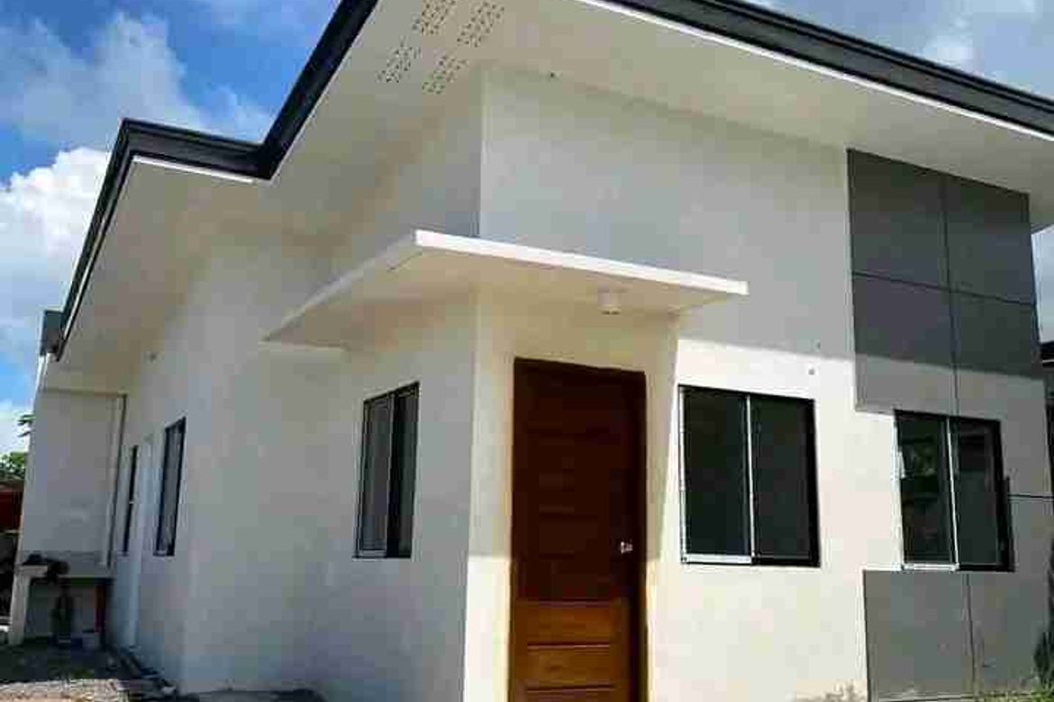 2 Bedroom House for Sale in Poblacion Ward IV, Minglanilla, Cebu
