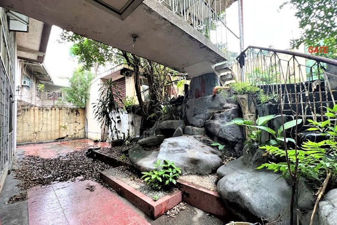 2 Bedroom House for Sale in Santa Cruz, Quezon City, Metro Manila – photo 2
