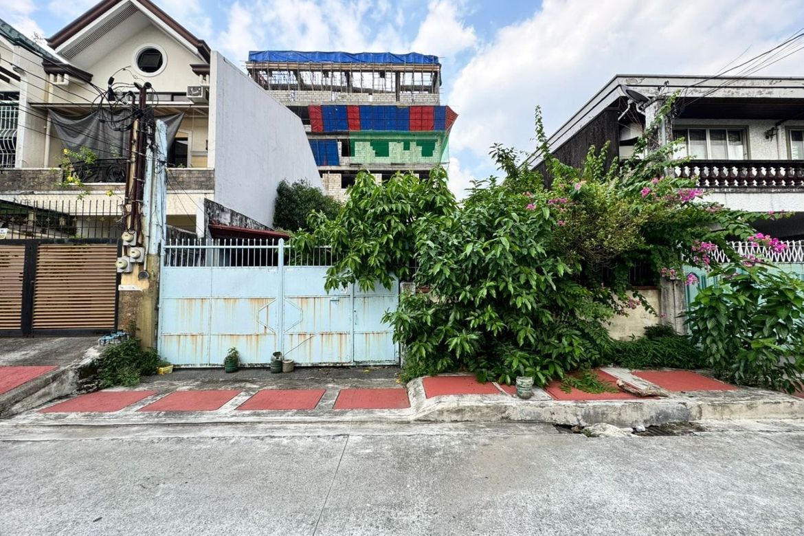 2 Bedroom House for Sale in Sikatuna Village, Quezon City, Metro Manila