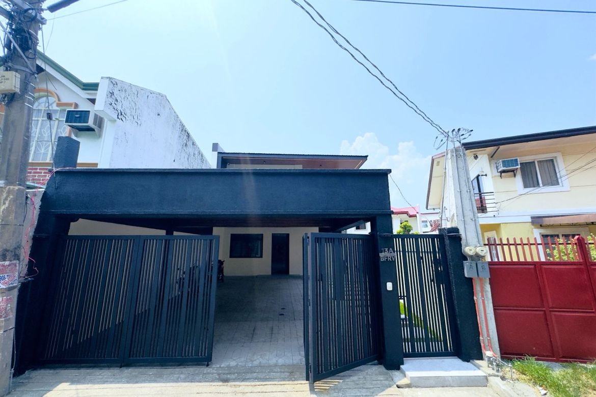2 Bedroom House for Sale in Talon Dos, Las Piñas, Metro Manila