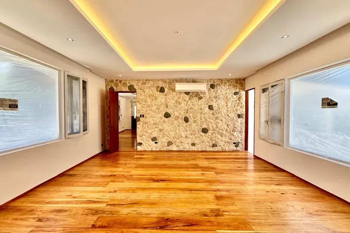 2 Bedroom House for Sale in Urdaneta Village, Bangkal, Makati, Metro Manila near MRT-3 Magallanes – photo 7