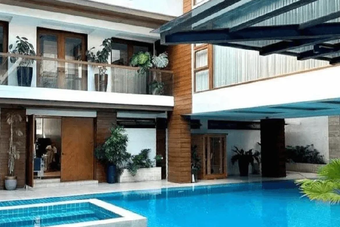 2 Bedroom House for Sale in Urdaneta Village, Bangkal, Makati, Metro Manila near MRT-3 Magallanes – photo 2