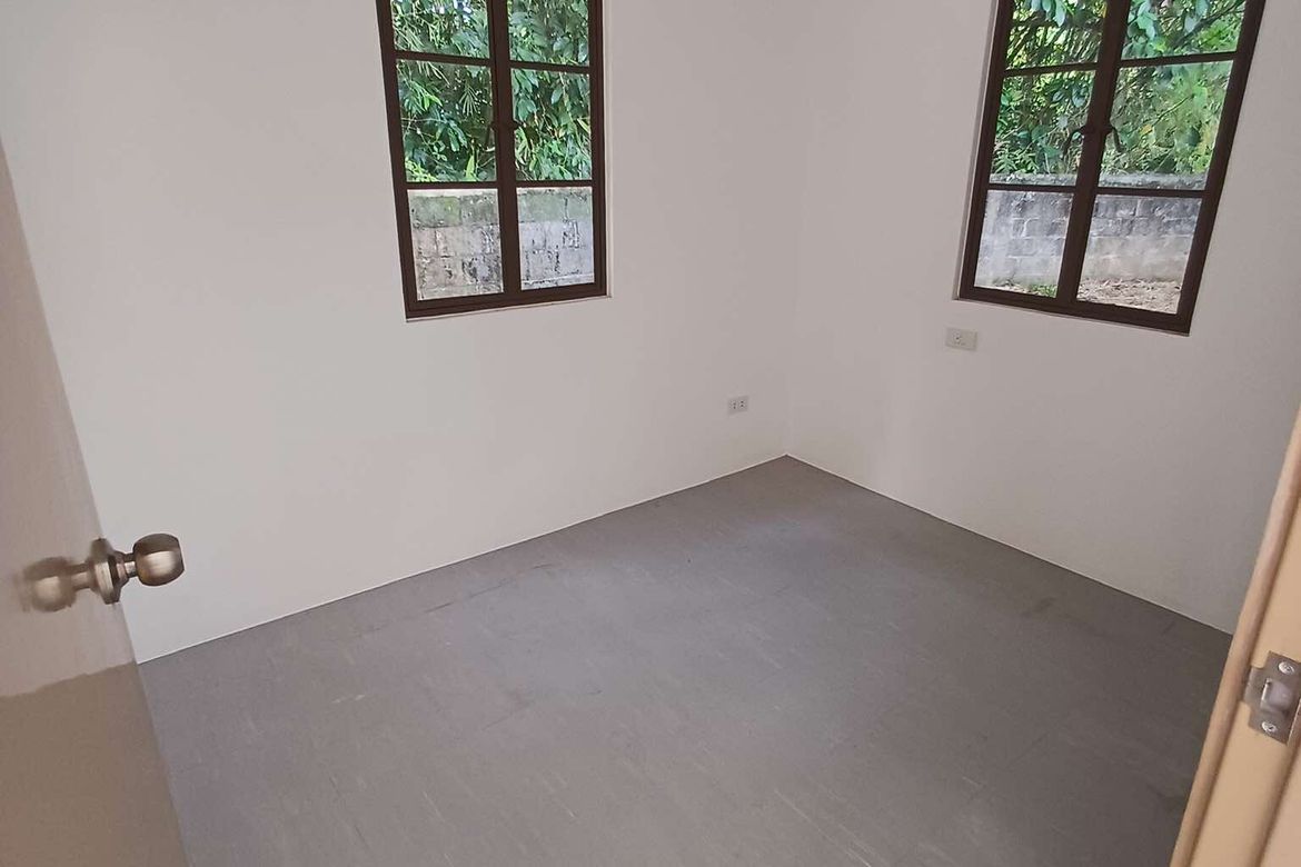 2 Bedroom House for Sale in Zone 3, Talisay, Negros Occidental – photo 4
