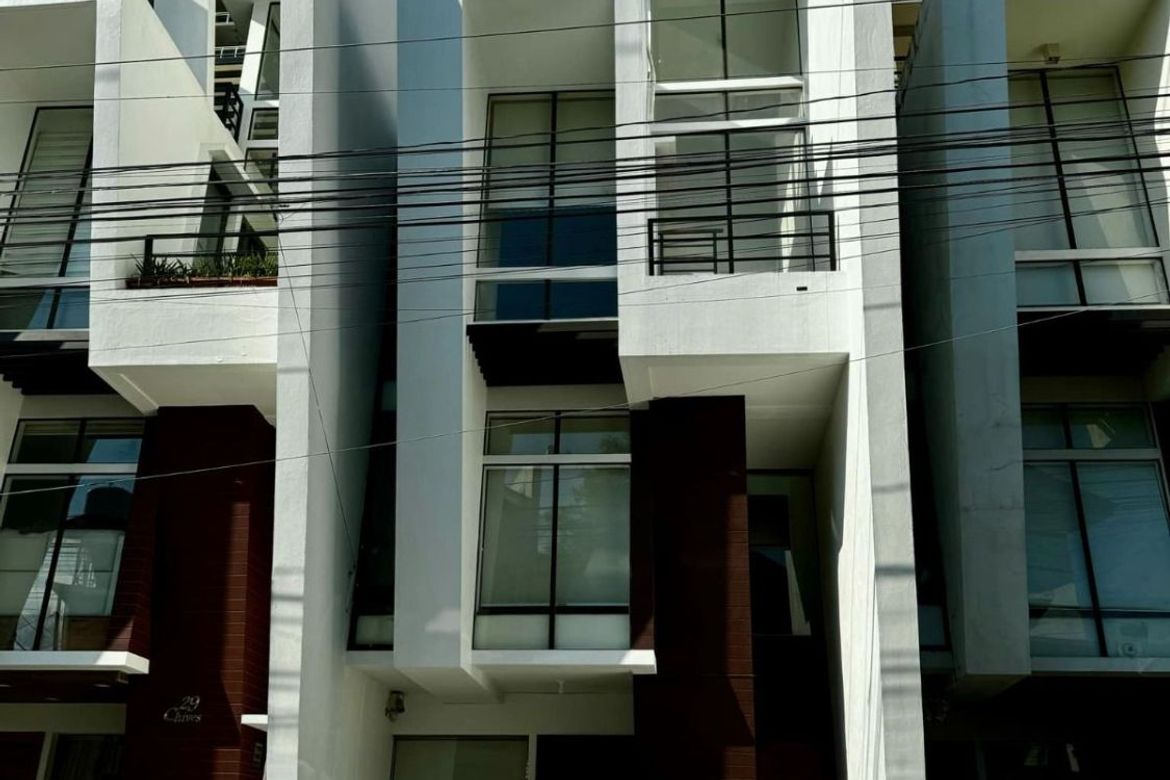 2 Bedroom Townhouse for Sale in Bambang, Taguig, Metro Manila
