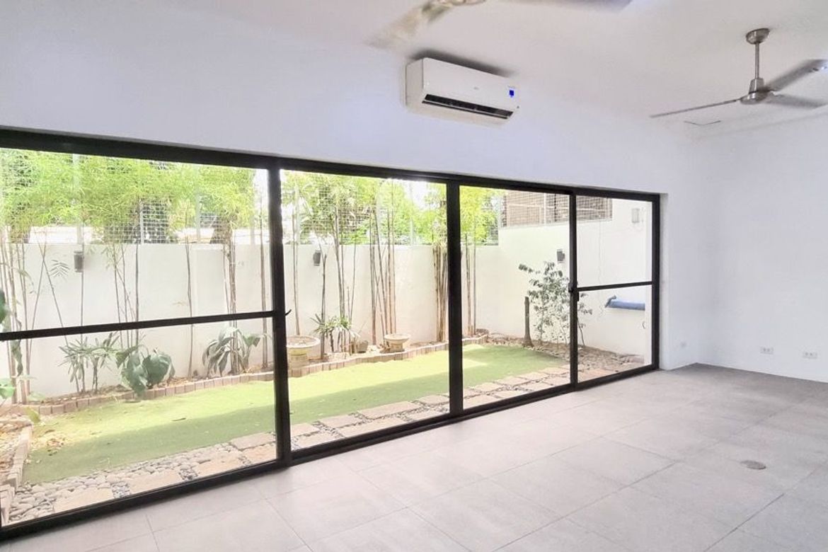 2 Bedroom Townhouse for Sale in Bangkal, Makati, Metro Manila near MRT-3 Magallanes – photo 5