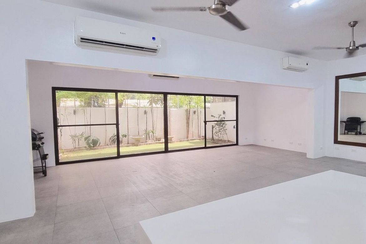 2 Bedroom Townhouse for Sale in Bangkal, Makati, Metro Manila near MRT-3 Magallanes – photo 6