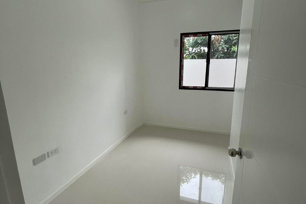 2 Bedroom Townhouse for Sale in Manila, Metro Manila near LRT-2 Legarda – photo 6