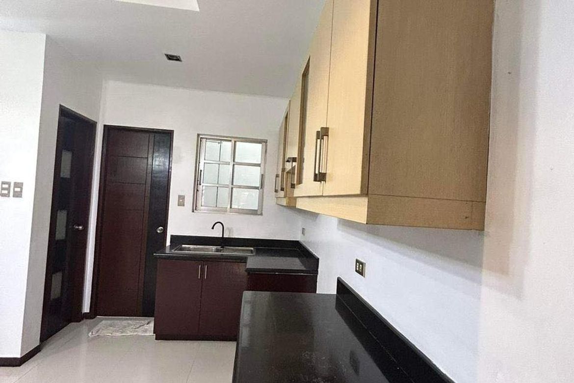 2 Bedroom Townhouse for Sale in Moonwalk, Parañaque, Metro Manila – photo 8