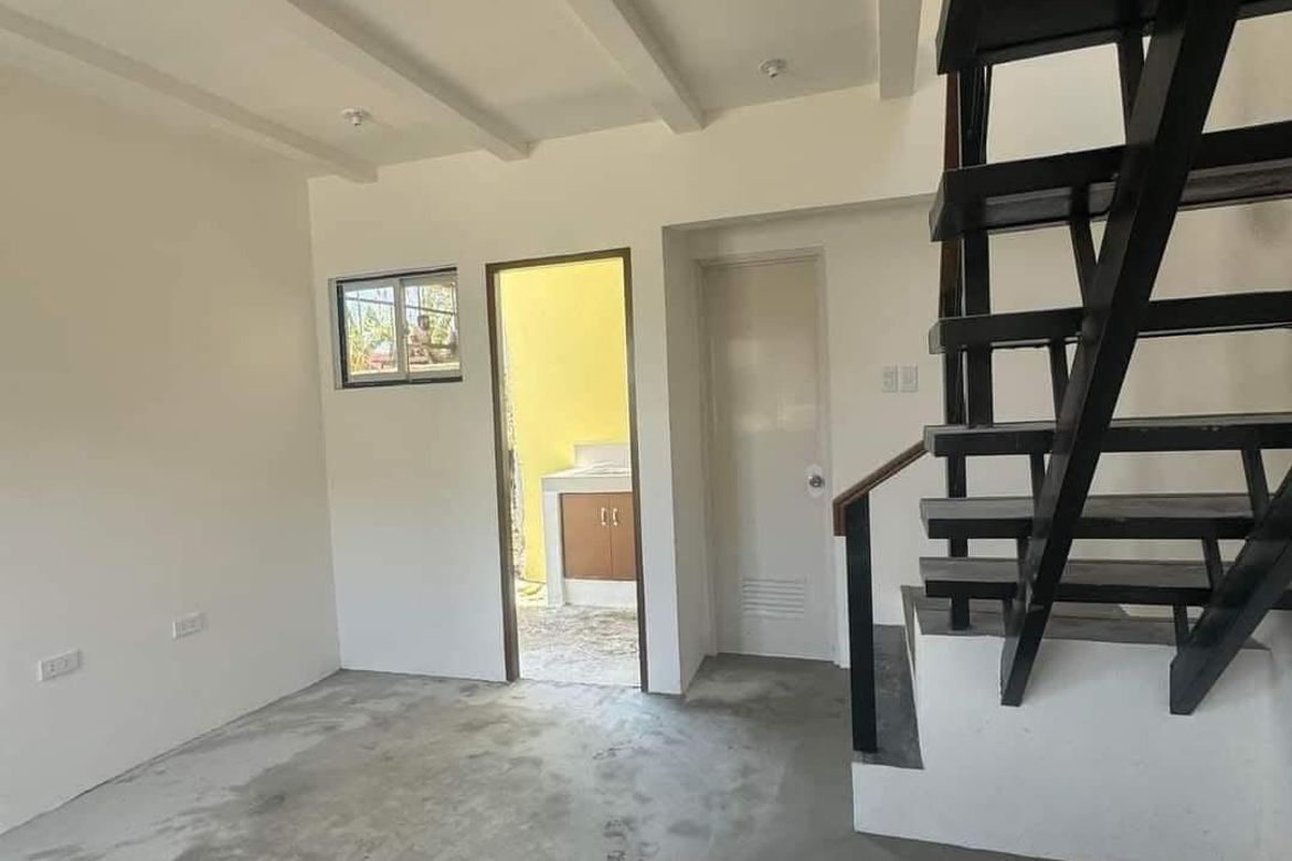 2 Bedroom Townhouse for Sale in Palangue 2 & 3, Naic, Cavite – photo 8