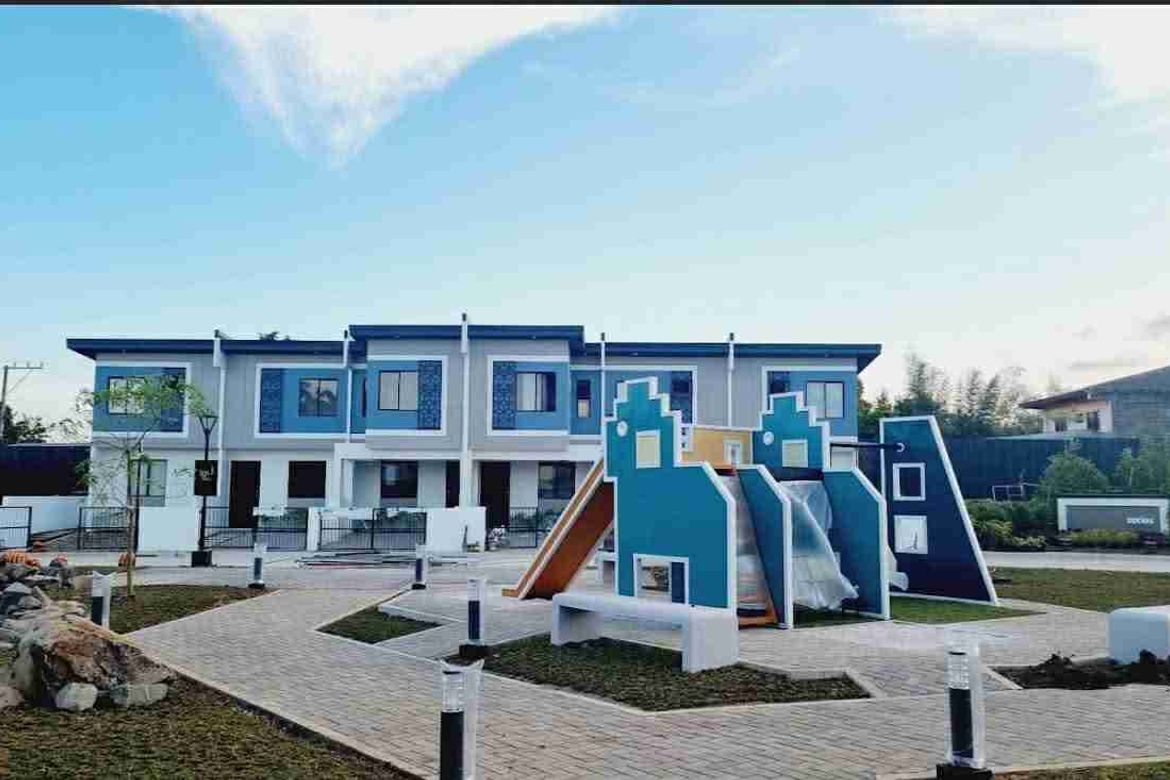2 Bedroom Townhouse for Sale in PHirst Sights Bay, Puypuy, Bay, Laguna