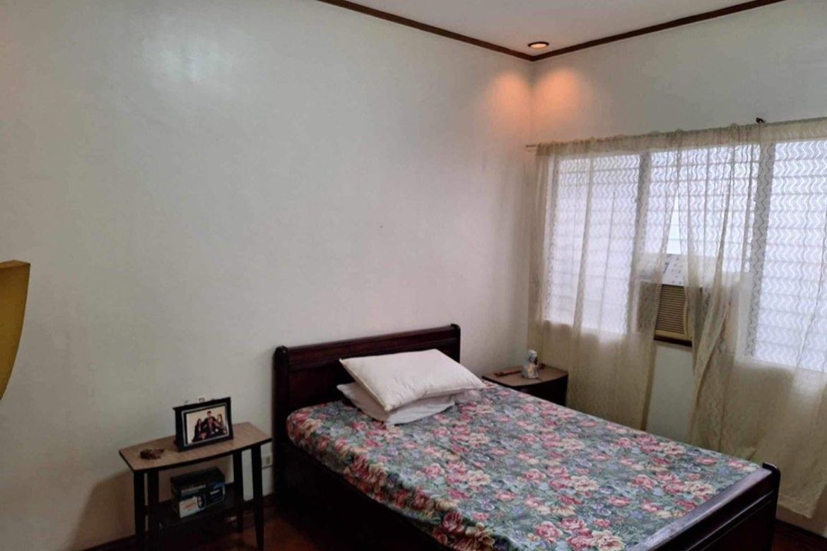 2 Bedroom Townhouse for Sale in Poblacion, Makati, Metro Manila – photo 3