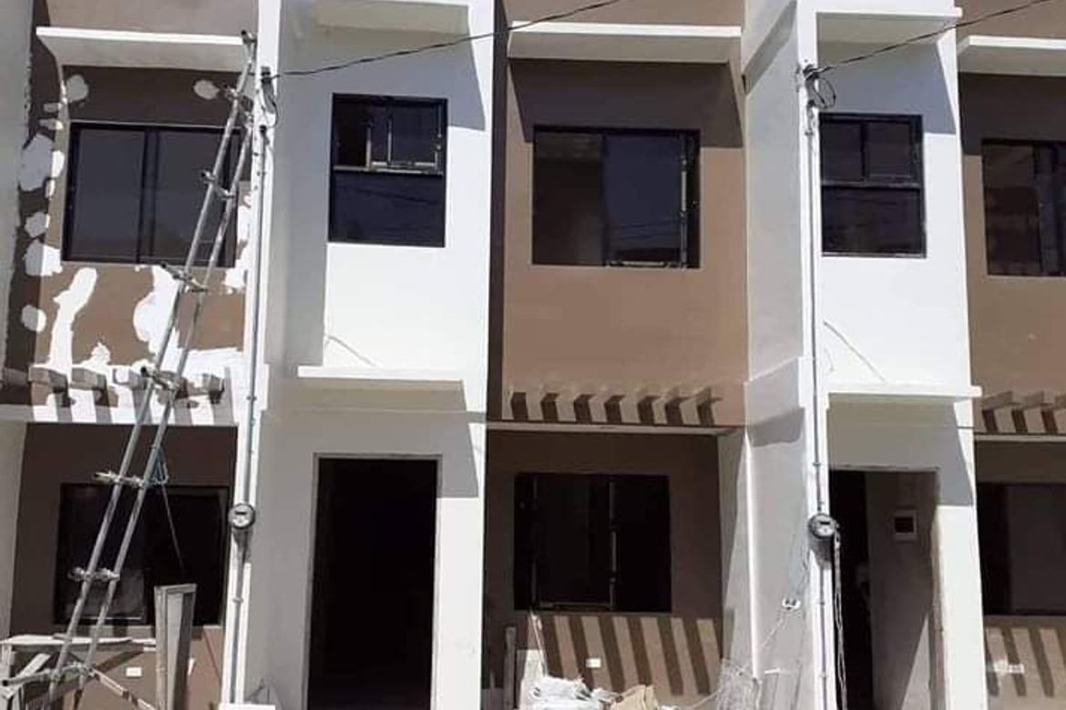 2 Bedroom Townhouse for Sale in Poblacion Ward I, Minglanilla, Cebu