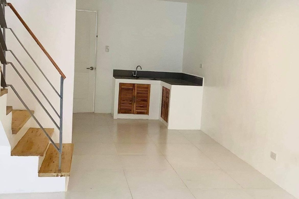 2 Bedroom Townhouse for Sale in Poblacion Ward I, Minglanilla, Cebu – photo 6