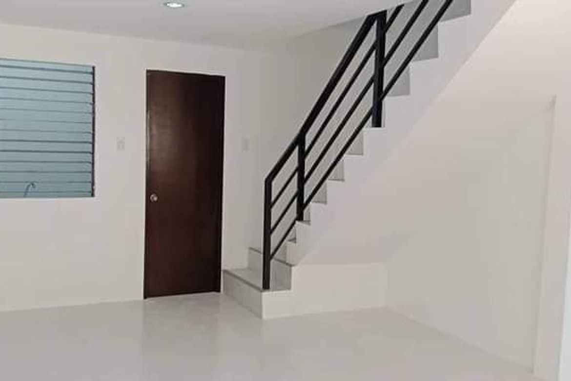 2 Bedroom Townhouse for Sale in Poblacion Ward I, Minglanilla, Cebu – photo 7