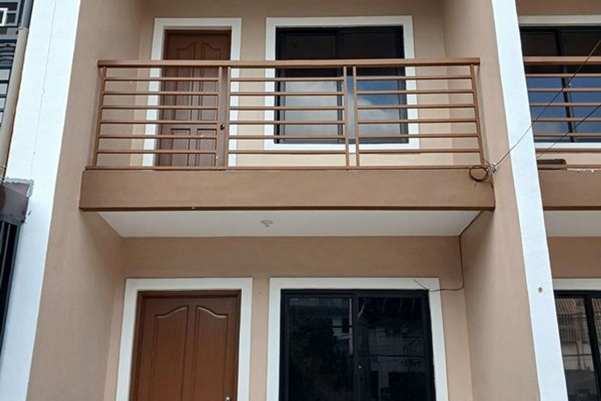2 Bedroom Townhouse for Sale in Pulang Lupa Dos, Las Piñas, Metro Manila – photo 2