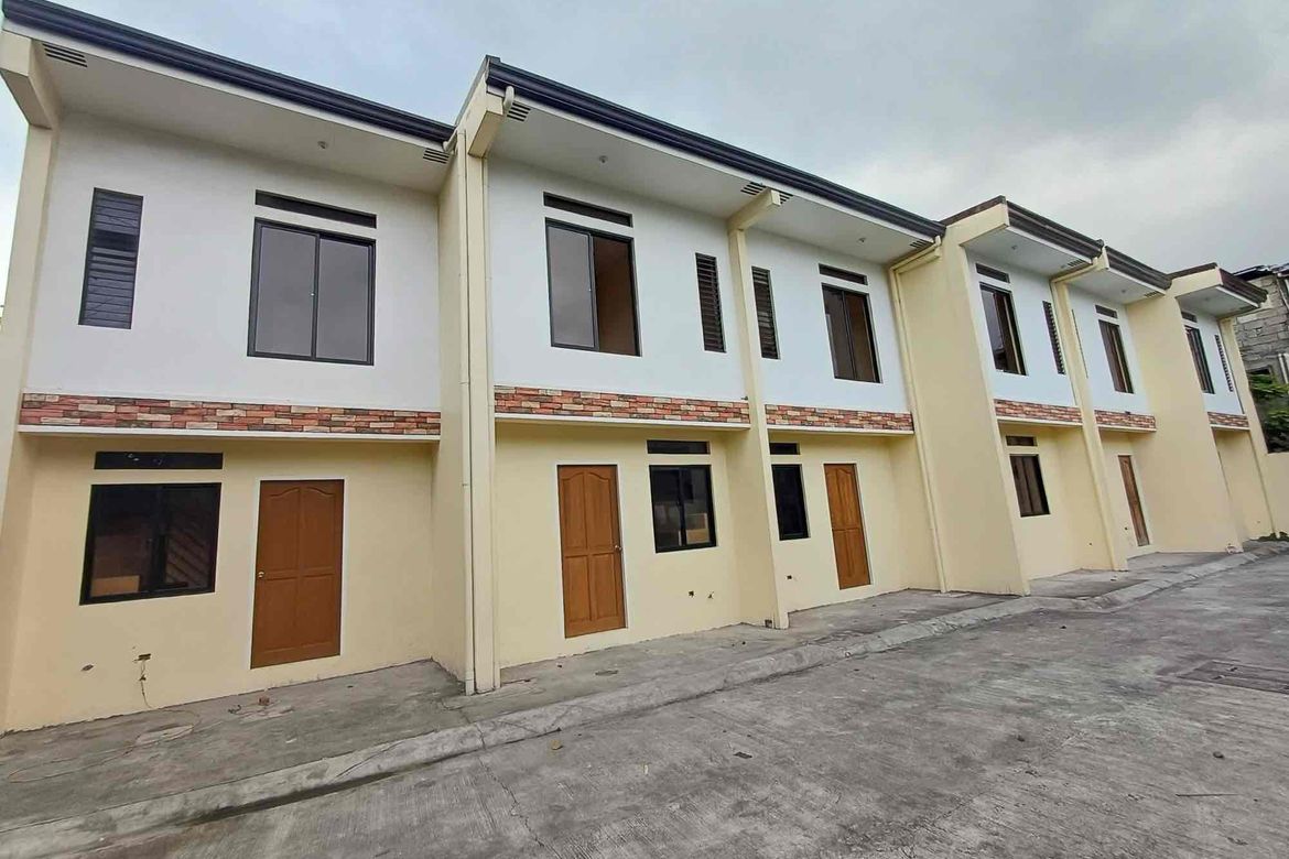 2 Bedroom Townhouse for Sale in Pulang Lupa Uno, Las Piñas, Metro Manila – photo 3