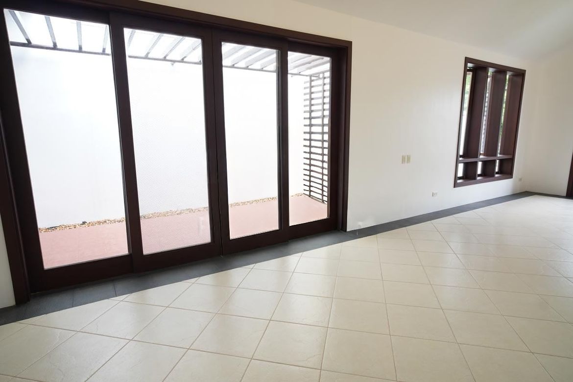 2 Bedroom Townhouse for Sale in San Isidro, Parañaque, Metro Manila – photo 2