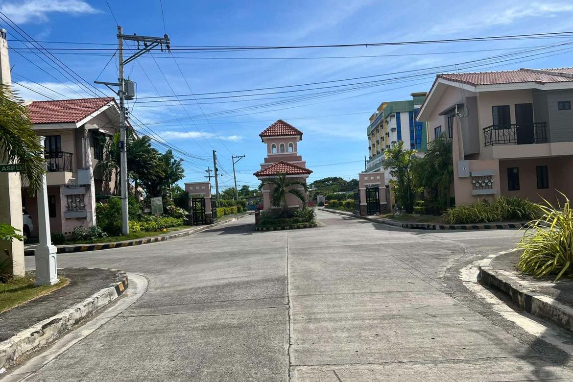2 Bedroom Townhouse for Sale in Tagbac, Iloilo City, Iloilo